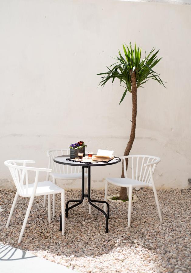 Patio Near Metro & Acropolis * Athens